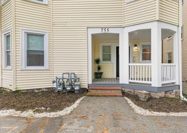 $4,700 | 755 Boylston Street, Unit 2, Brookline, MA 02467
