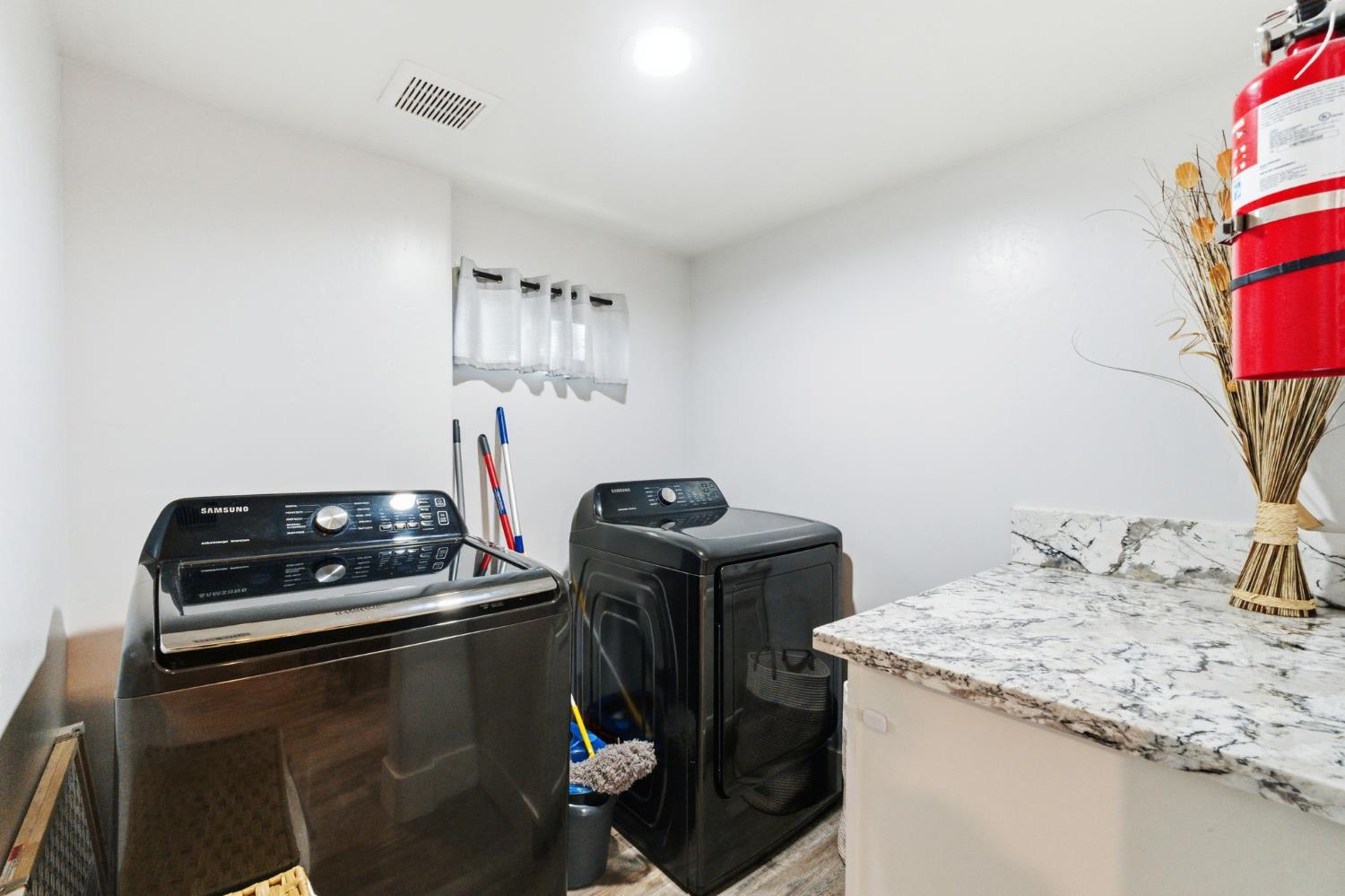 1044 K Street Reedley, CA 93654 - Photo 18 of 29