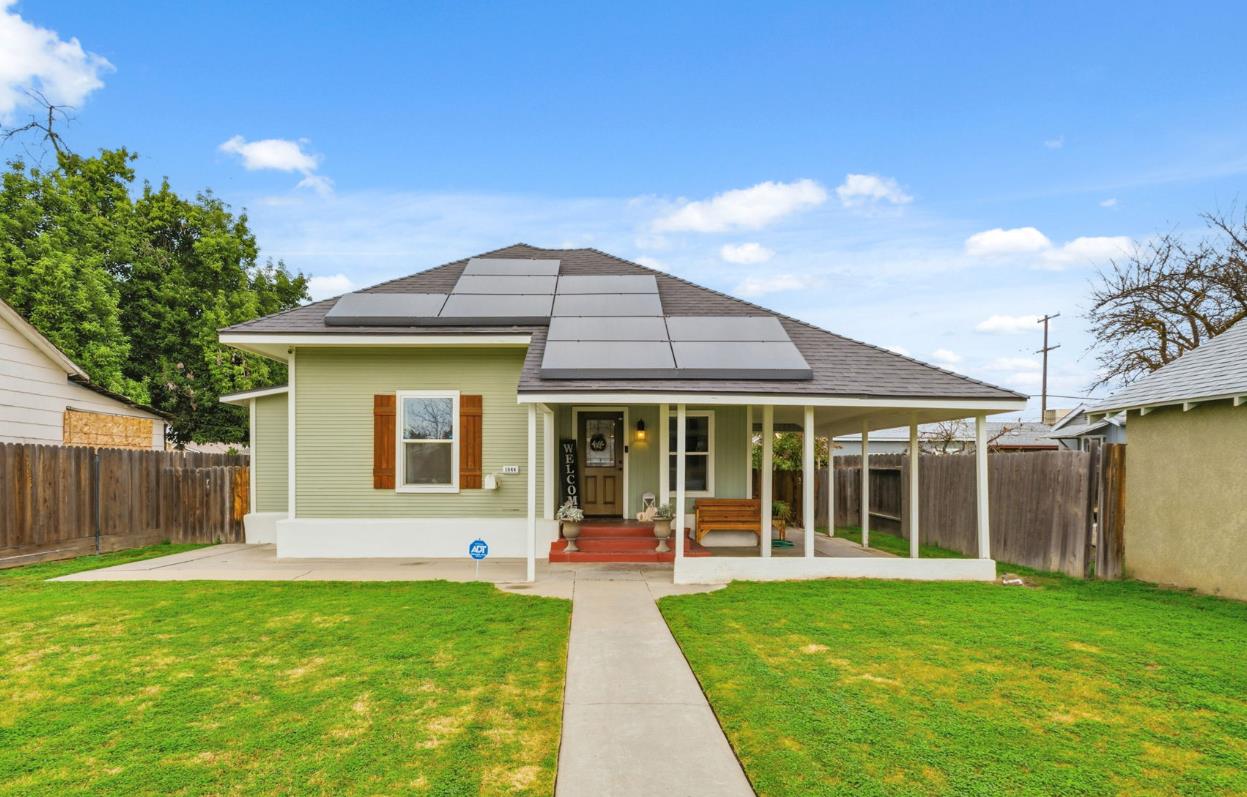 1044 K Street Reedley, CA 93654 - Photo 2 of 29