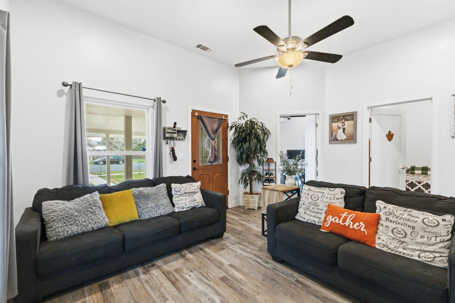 1044 K Street Reedley, CA 93654 - Photo 9 of 29