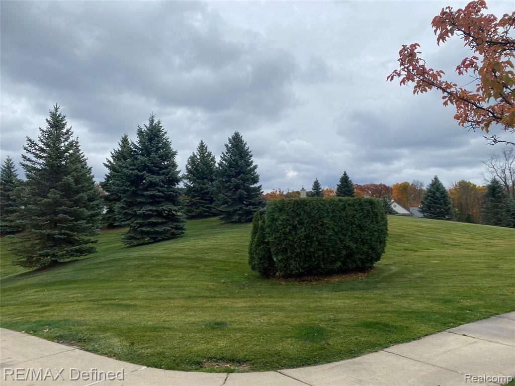 5305 Brookemonte Circle, Unit 340 Rochester, MI 48306 - Photo 2 of 30