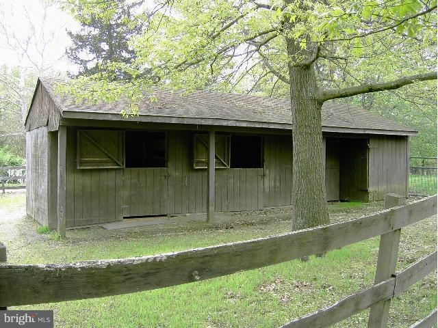 7109 Moores Road Brandywine, MD 20613 - Photo 6 of 30 Barn