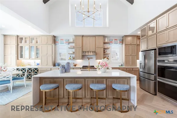 $999,990 | 260 Jates Fld Bend, Liberty Hill, TX 78642