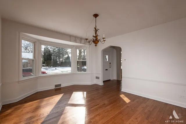 $597,000 | 6908 North Mendota Avenue, Chicago, IL 60646