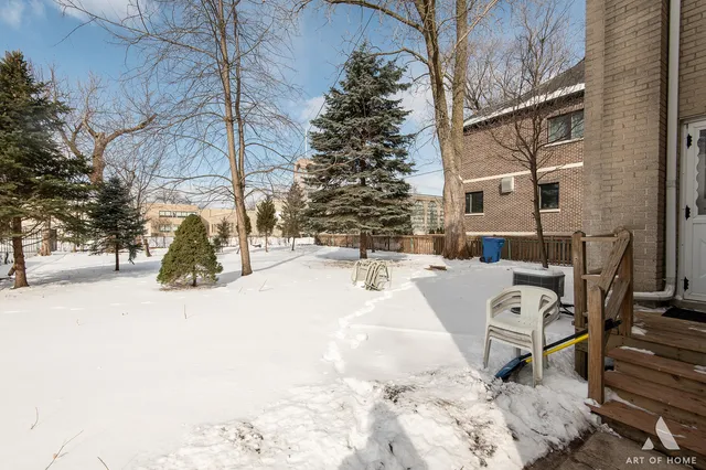 $597,000 | 6908 North Mendota Avenue, Chicago, IL 60646