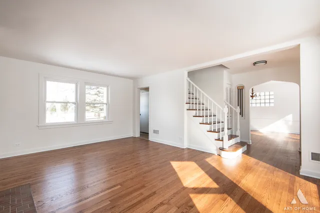 $597,000 | 6908 North Mendota Avenue, Chicago, IL 60646