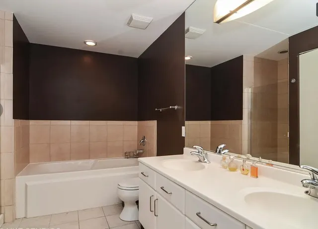 $3,300 | 900 North Kingsbury Street, Unit 851, Chicago, IL 60610