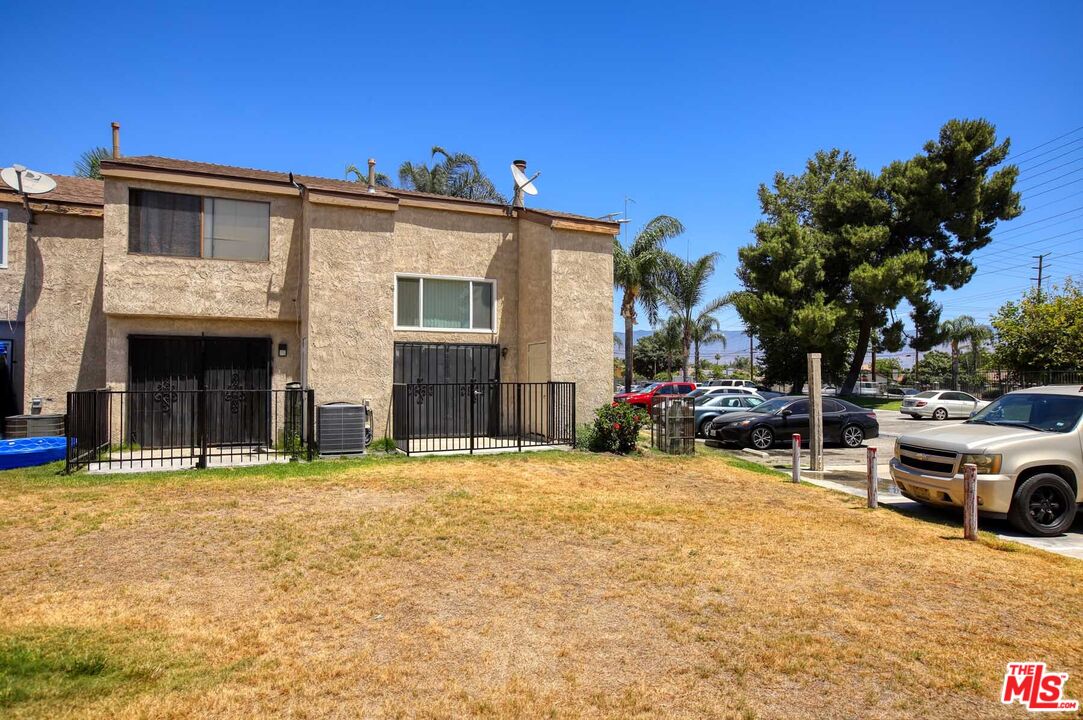 936 East Fairway Drive, Unit 23 Colton, CA 92324 - Photo 20 of 32