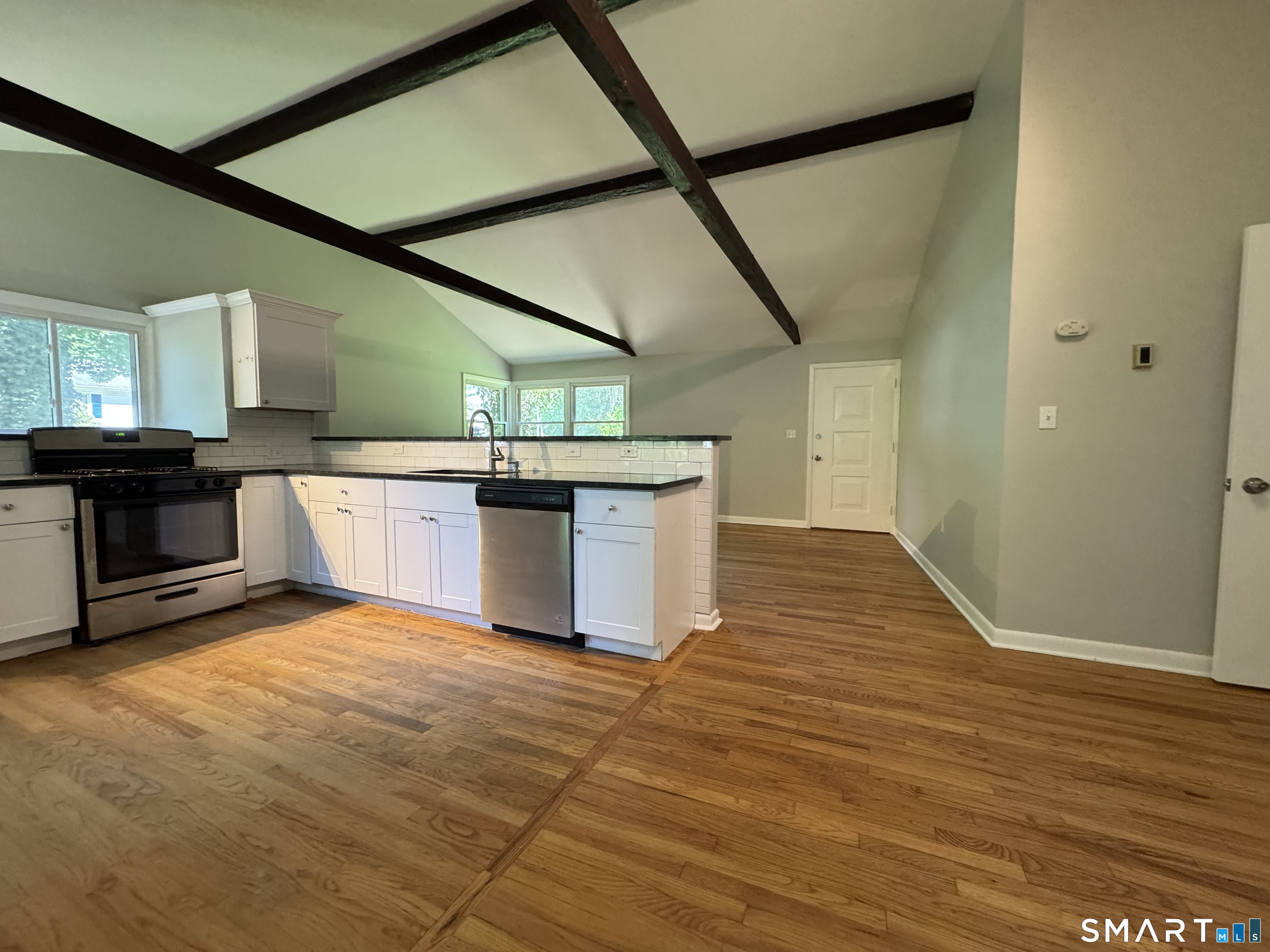 95 Riverside Drive Hamden, CT 06518 - Photo 5 of 26