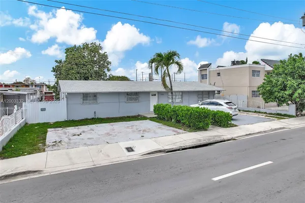 $649,000 | 2650 West 8th Avenue, Hialeah, FL 33010
