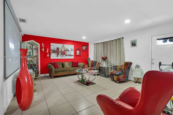 $649,000 | 2650 West 8th Avenue, Hialeah, FL 33010