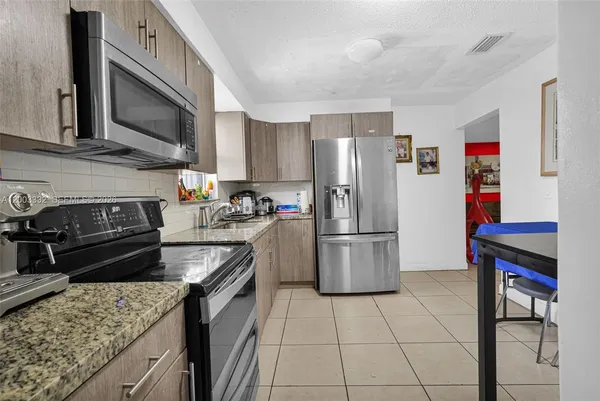 $649,000 | 2650 West 8th Avenue, Hialeah, FL 33010