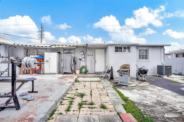$649,000 | 2650 West 8th Avenue, Hialeah, FL 33010