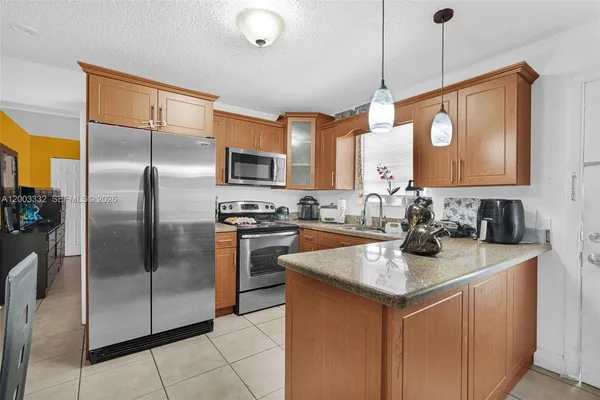 $649,000 | 2650 West 8th Avenue, Hialeah, FL 33010