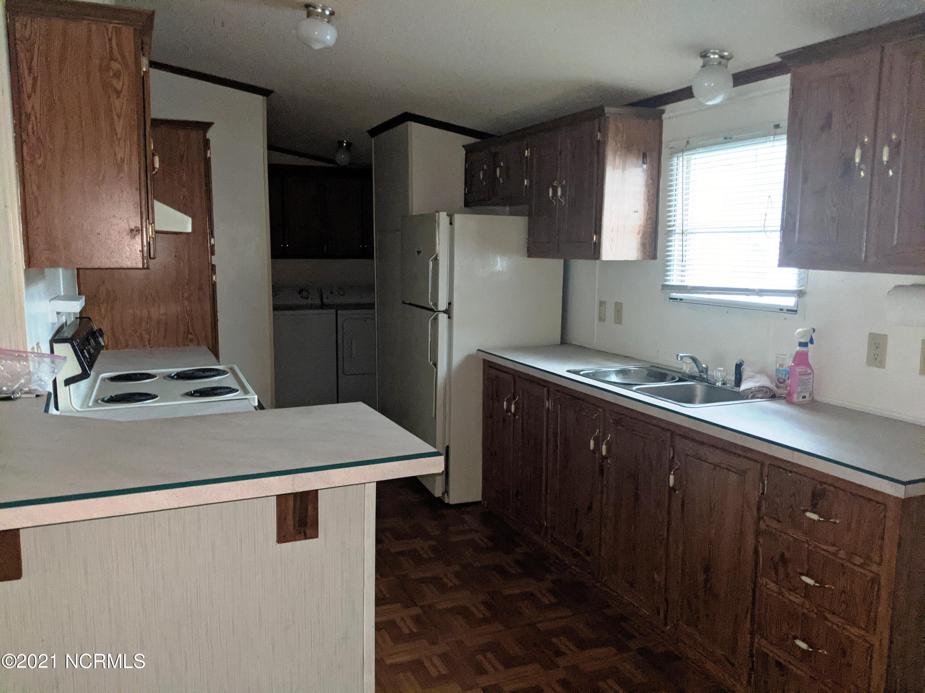 3913 Weaver Road Wilson, NC 27893 - Photo 4 of 10 Kitchen