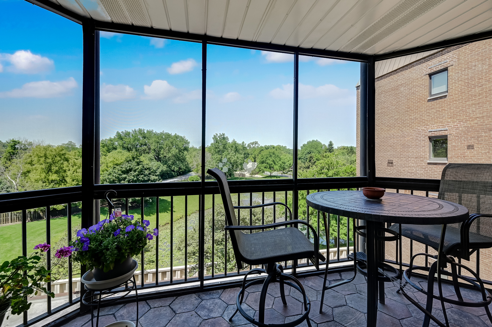 1140 Old Mill Road, Unit 405 Hinsdale, IL 60521 - Photo 11 of 24 Gallery Image 11
