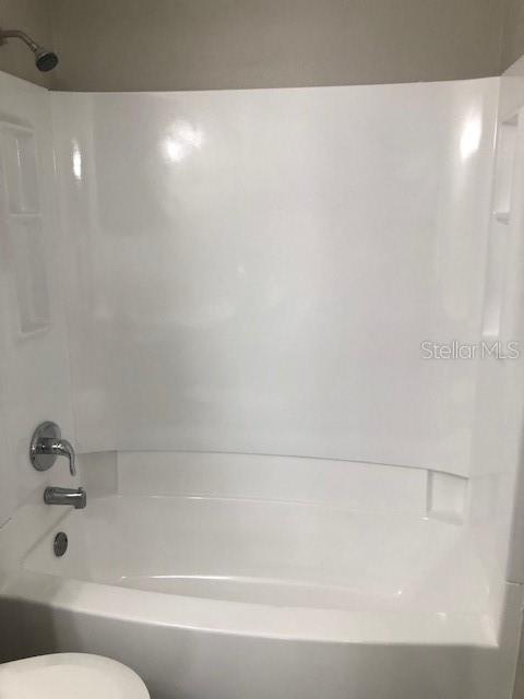 957 Salt Pond Place, Unit 101 Altamonte Springs, FL 32714 - Photo 13 of 20 a bathroom with a bathtub