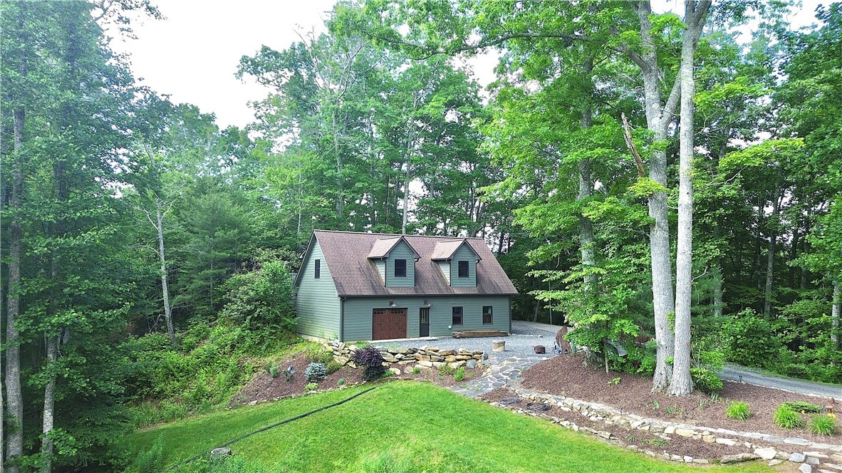1400 Rustic Road West Jefferson, NC 28694 - Photo 5 of 23