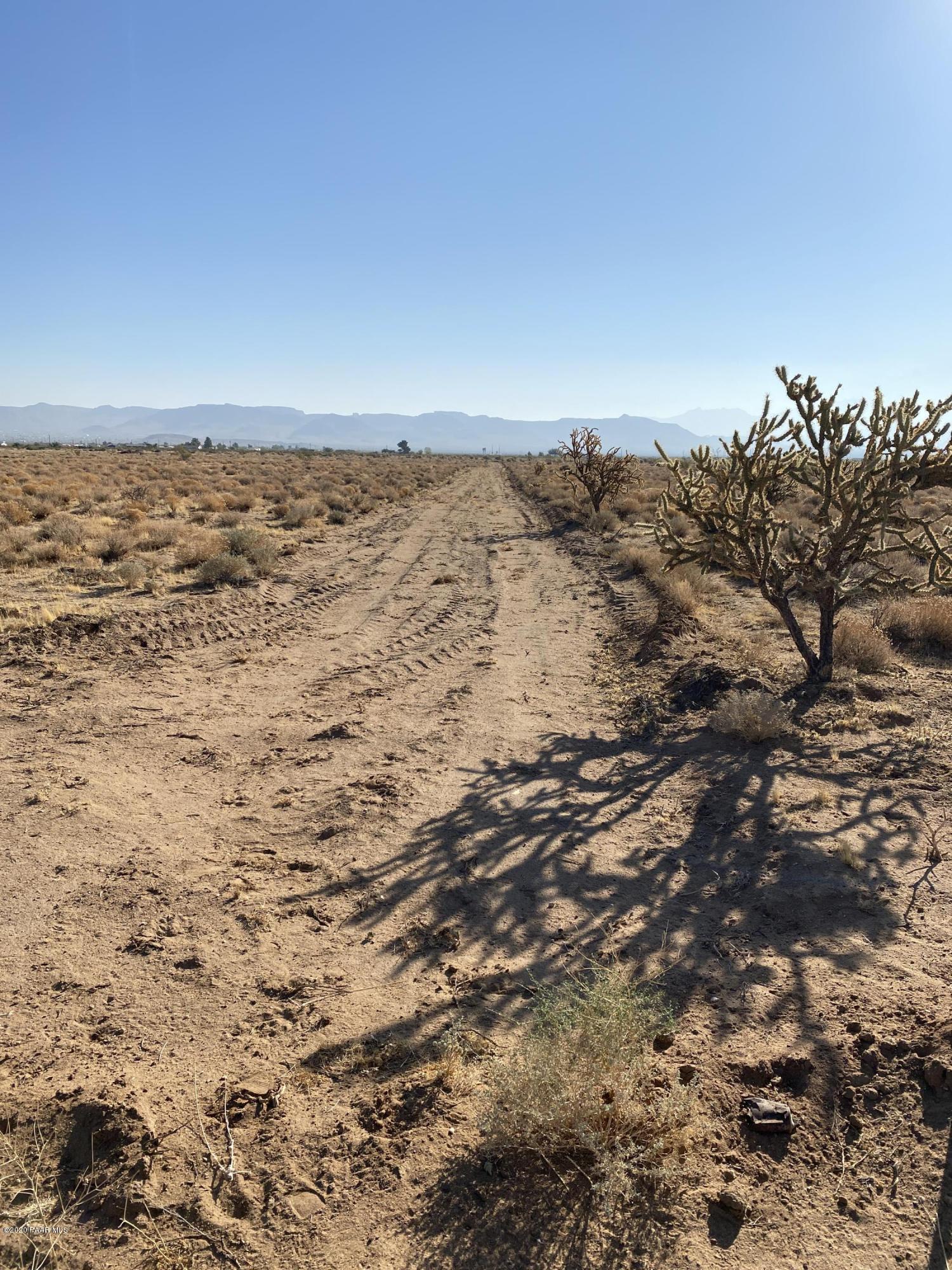 1584 Colorado Road Golden Valley, AZ 86413 - Photo 15 of 26 15-Cleared perimeter rd on South Side lo