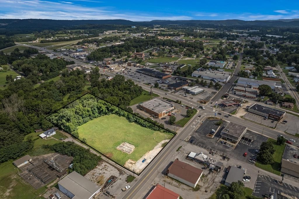 25 Mayberry Street Sparta, TN 38583 - Photo 1 of 16 an aerial view of residential houses with outdoor space