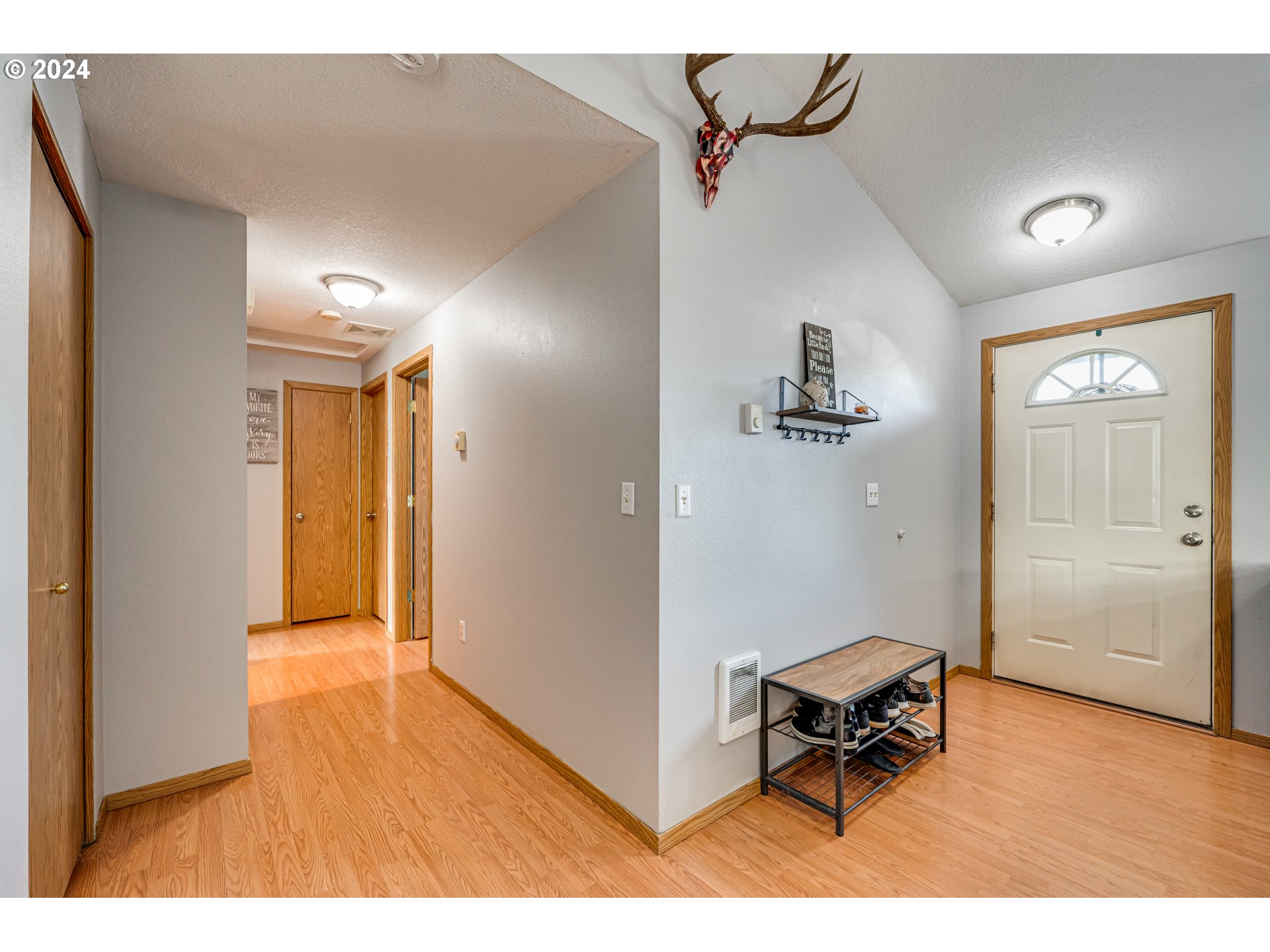 153 Vermillion Road Kelso, WA 98626 - Photo 4 of 25 Gallery Image 4