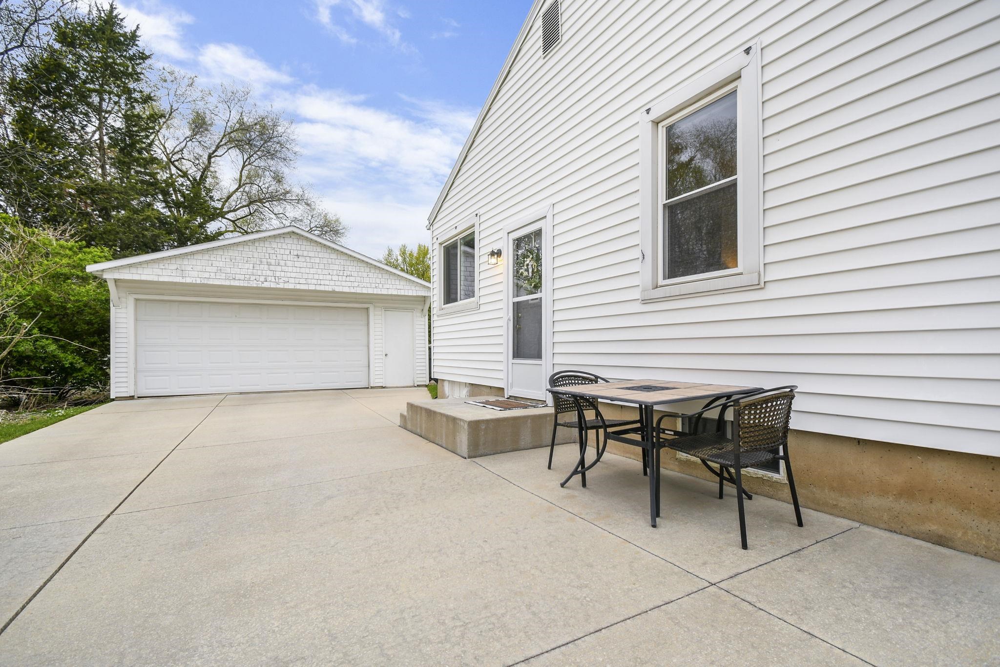 424 Martin Street Sun Prairie, WI 53590 - Photo 13 of 34