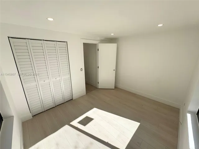 a view of a big room with an empty space