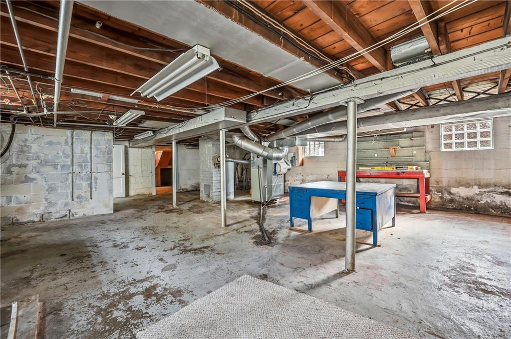 1027 Myrtle Place Sharon, PA 16146 - Photo 15 of 19