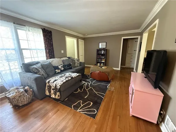 $260,000 | 605 West Jefferson Street, Pittsburg, KS 66762