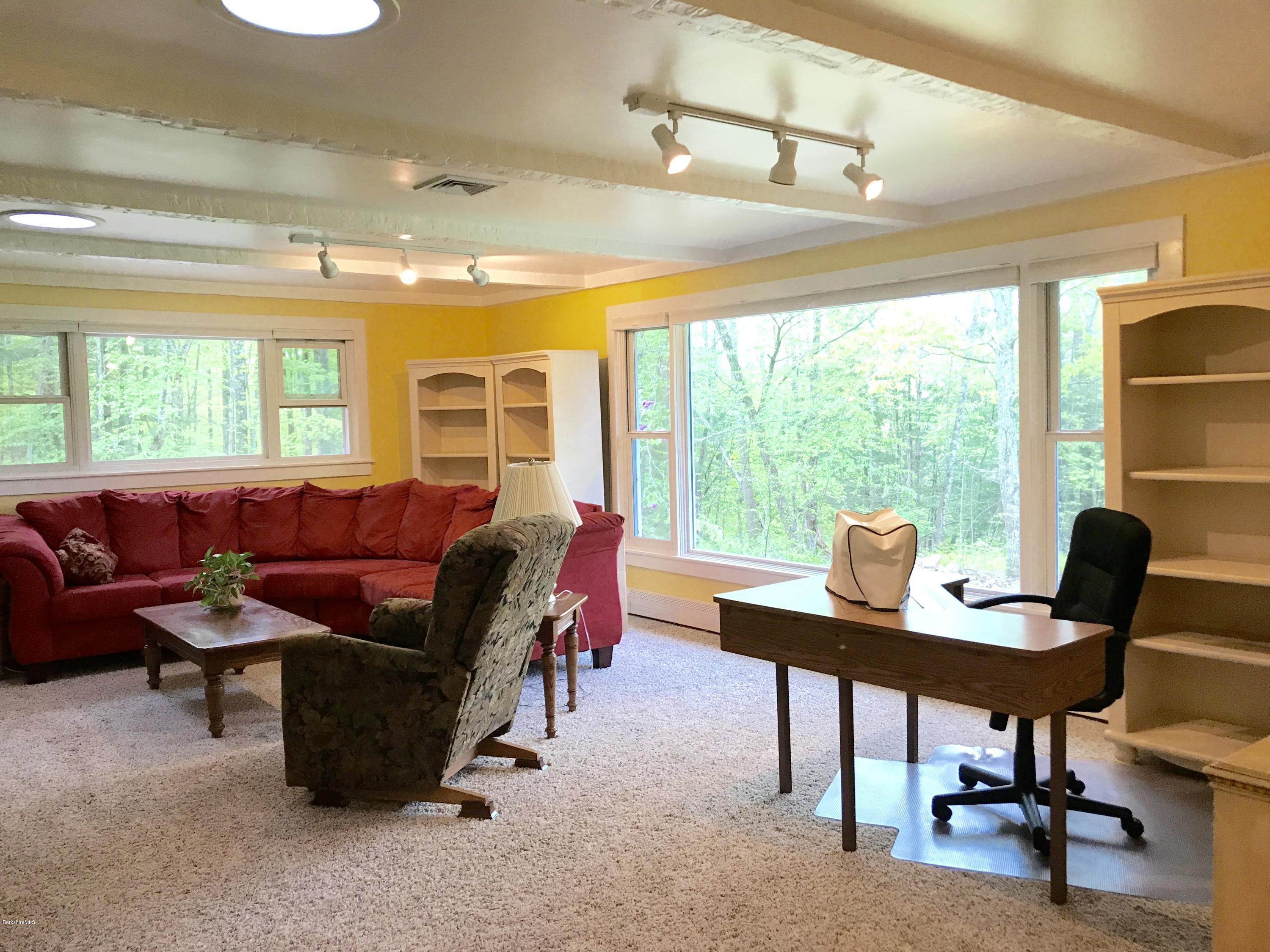 1624 County Road Sheffield, MA 01230 - Photo 3 of 17 Living Room