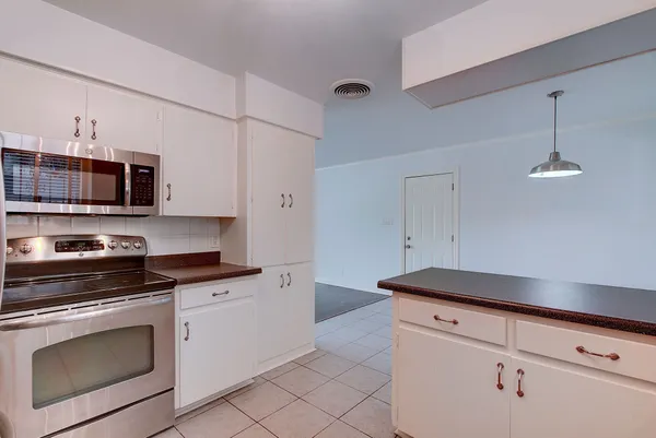 $2,850 | 1304 Loma Drive, Austin, TX 78741