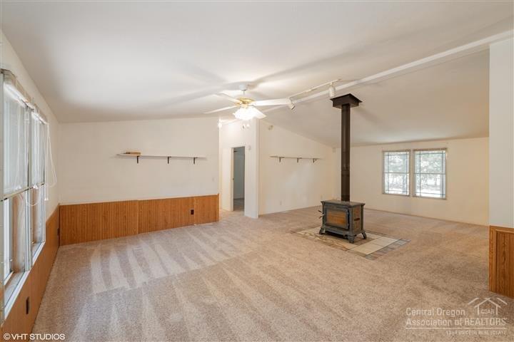 53435 Deep Woods Road La Pine, OR 97739 - Photo 9 of 19 Light and bright great room with several