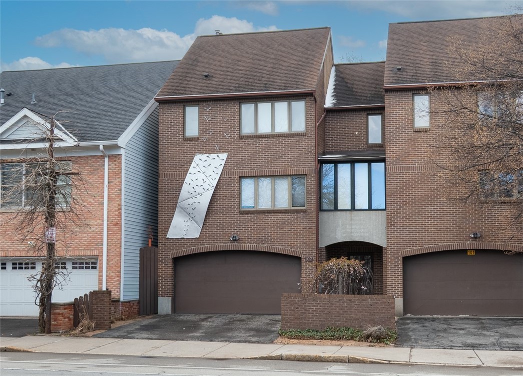 10 Selden Street, Unit 5 Rochester, NY 14605 - Photo 1 of 1 Entrance for 10 Selden St at 107 University