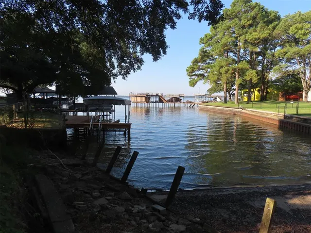 $89,000 | 101 Lakewood Drive, Mabank, TX 75156