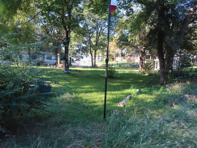 $89,000 | 101 Lakewood Drive, Mabank, TX 75156