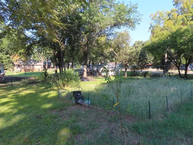 $89,000 | 101 Lakewood Drive, Mabank, TX 75156