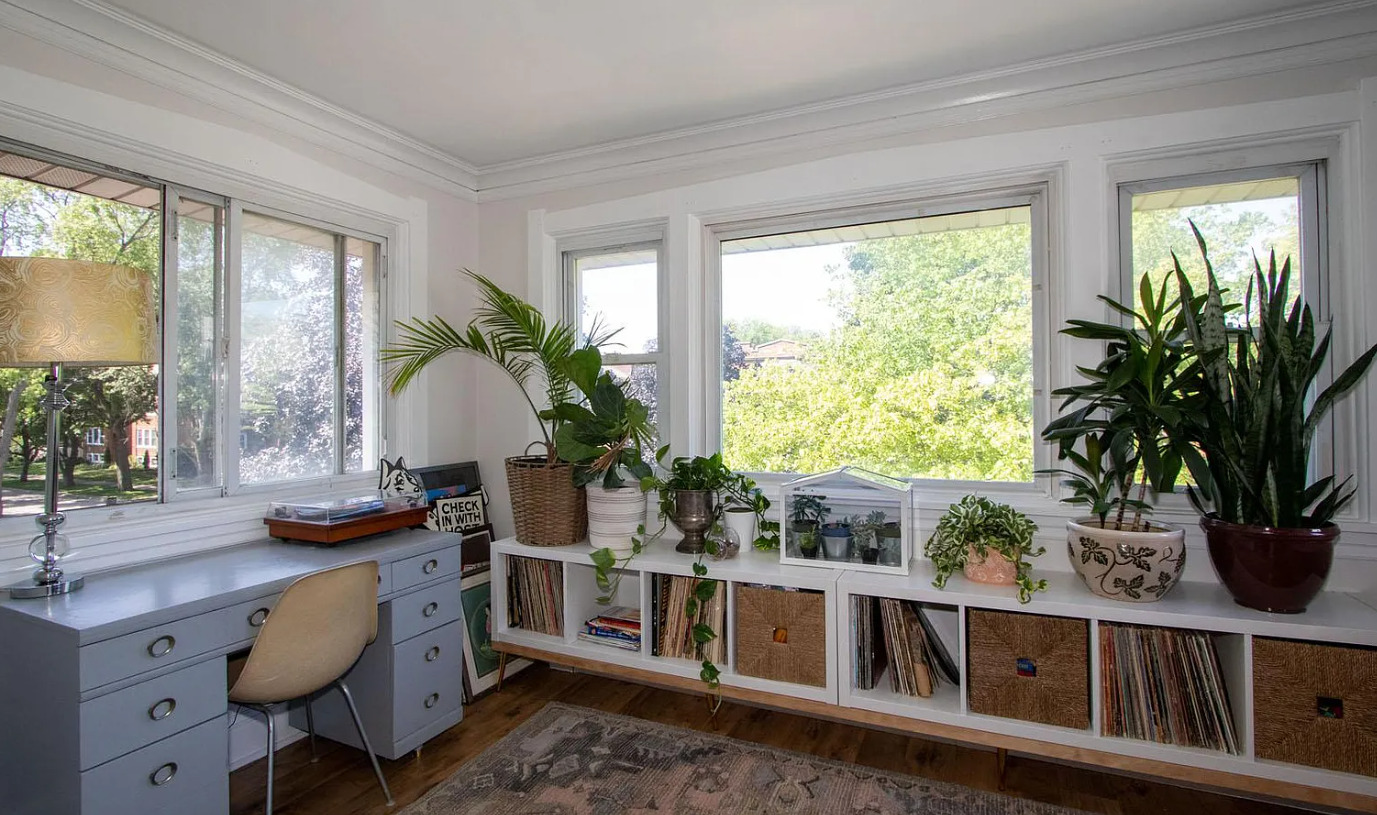 620 Elgin Avenue, Unit 2 Forest Park, IL 60130 - Photo 17 of 25 a room with furniture and a large window