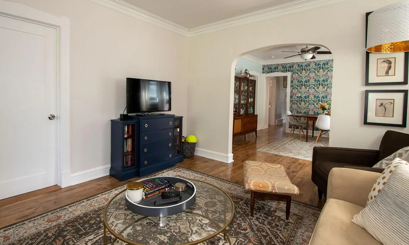 620 Elgin Avenue, Unit 2 Forest Park, IL 60130 - Photo 20 of 25 a living room with furniture and wooden floor