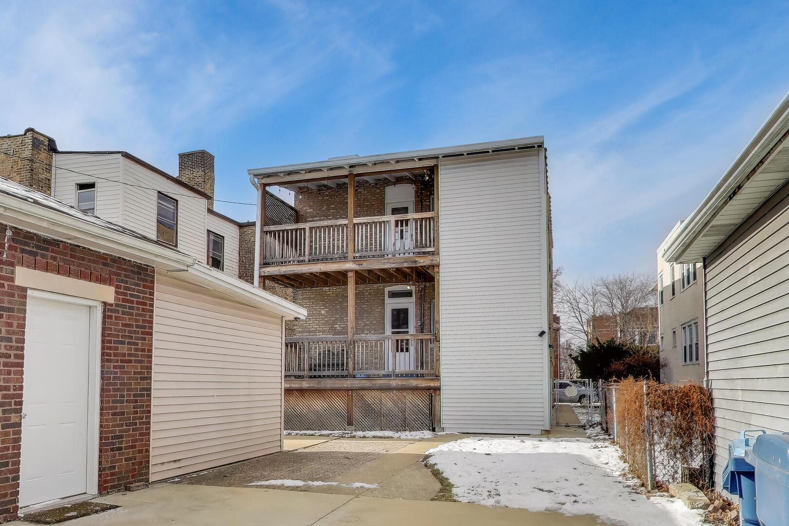 620 Elgin Avenue, Unit 2 Forest Park, IL 60130 - Photo 25 of 25 a front view of a house