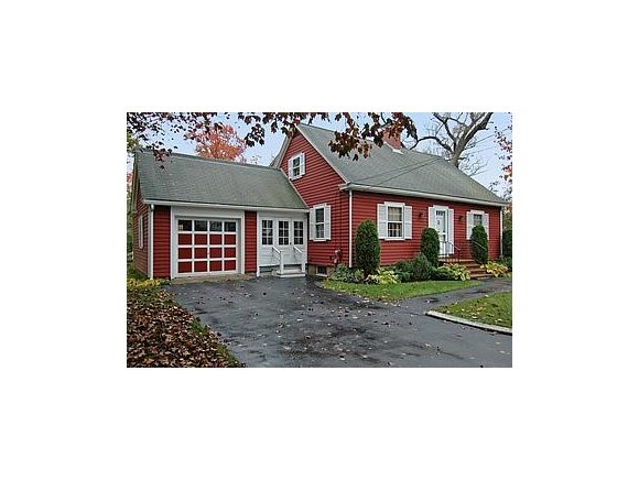 274 Thaxter Road Portsmouth, NH 03801 - Photo 1 of 1