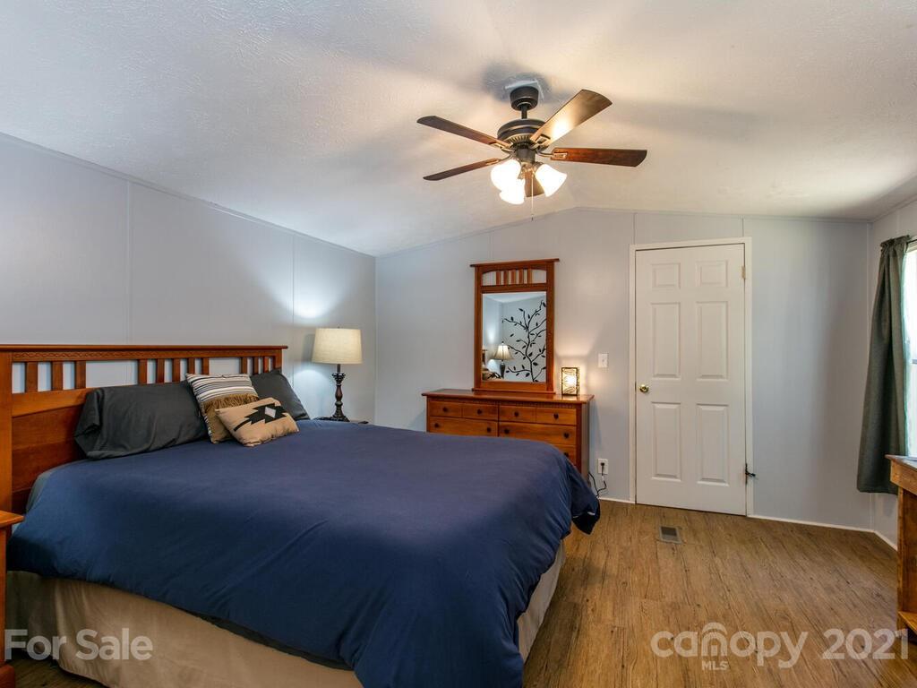 152 Whitaker Road Fairview, NC 28730 - Photo 22 of 34 Gallery Image 22