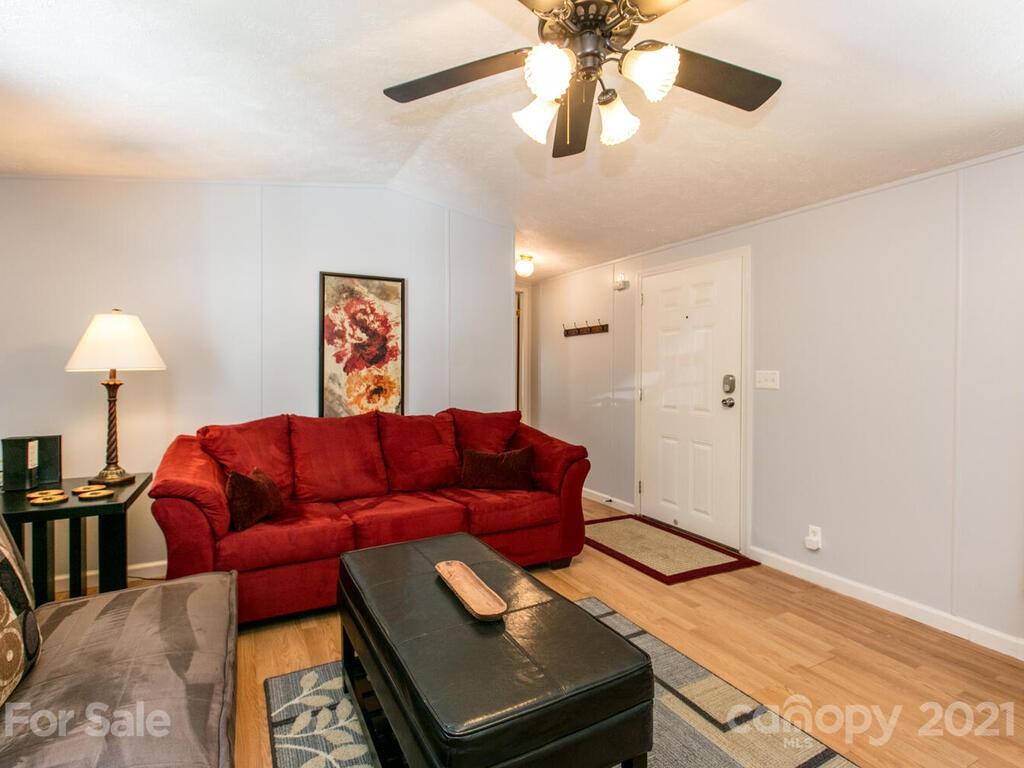 152 Whitaker Road Fairview, NC 28730 - Photo 8 of 34 Gallery Image 8
