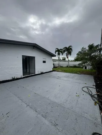 $2,900 | 5611 Southwest 38th Street, Davie, FL 33314