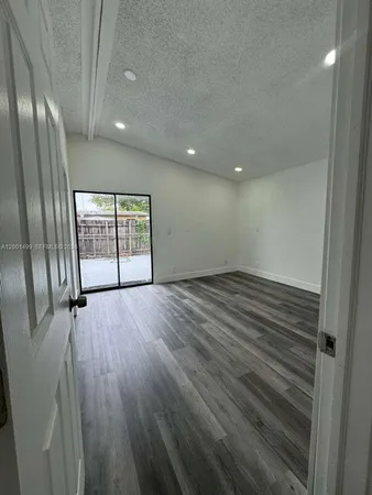 $2,900 | 5611 Southwest 38th Street, Davie, FL 33314