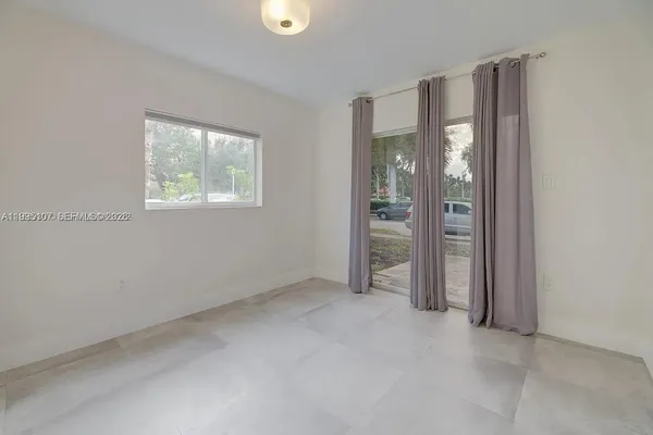 $3,200 | 81 Edgewater Drive, Unit 104, Coral Gables, FL 33133