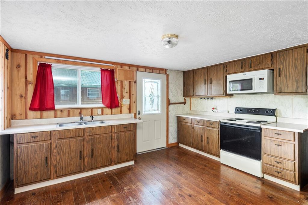 8592 South Pleasure Valley Road Waldron, IN 46182 - Photo 9 of 30 Gallery Image 9