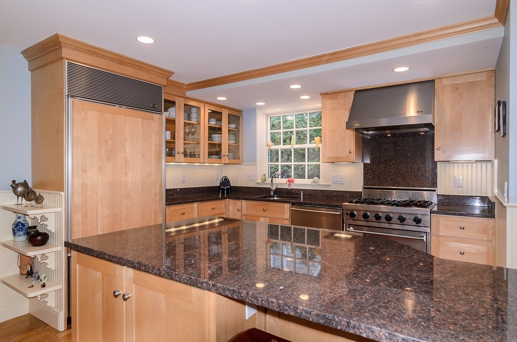 5 Shaw Road Wellesley, MA 02481 - Photo 5 of 23
