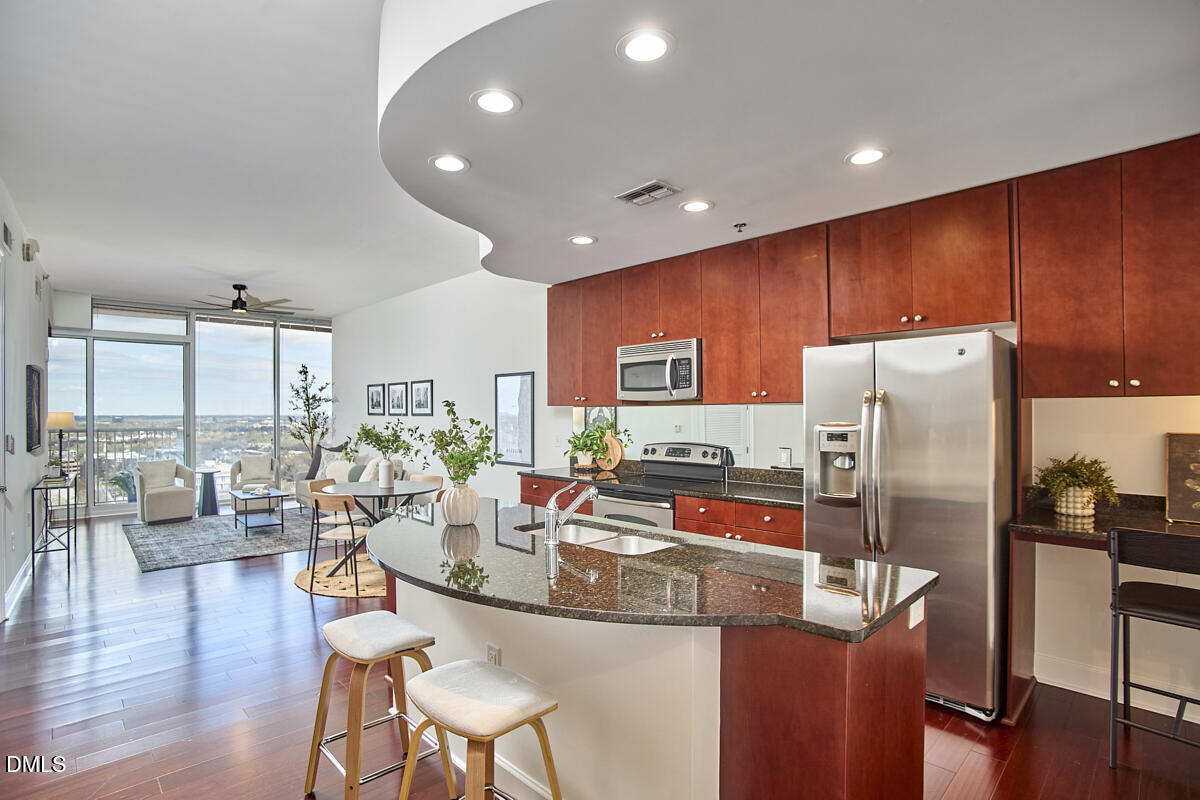 301 Fayetteville Street, Unit 2304 Raleigh, NC 27601 - Photo 4 of 47 Kitchen