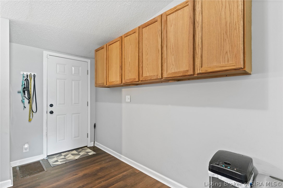 428 West Cross Street Austin, IN 47102 - Photo 14 of 21
