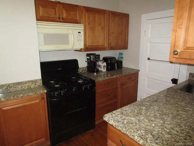 $1,800 | 114 Highway 284, Unit 2, Unionville, NY 10988